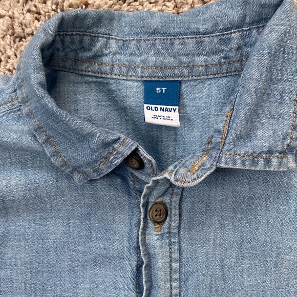 Little Boys Charmbray Button Down Shirt in size 5 - Picture 4 of 5